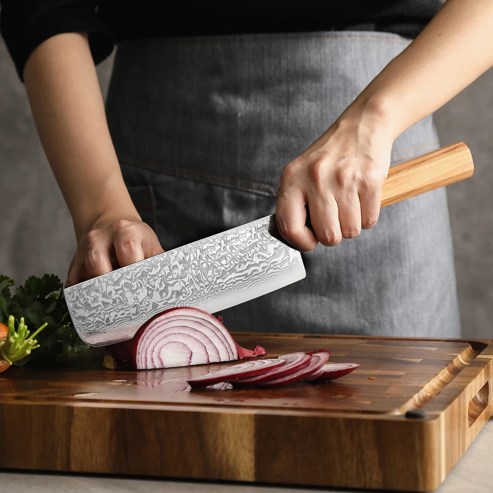 Nakiri Damastmesser 7 Zoll Olivenholzgriff und Büffelhorn beim Schneiden