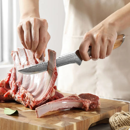 Filetiermesser Damastmesser 6 Zoll Olivenholzgriff beim Schneiden.